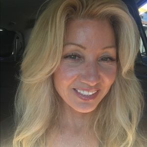 Meet your Posher, Pamela